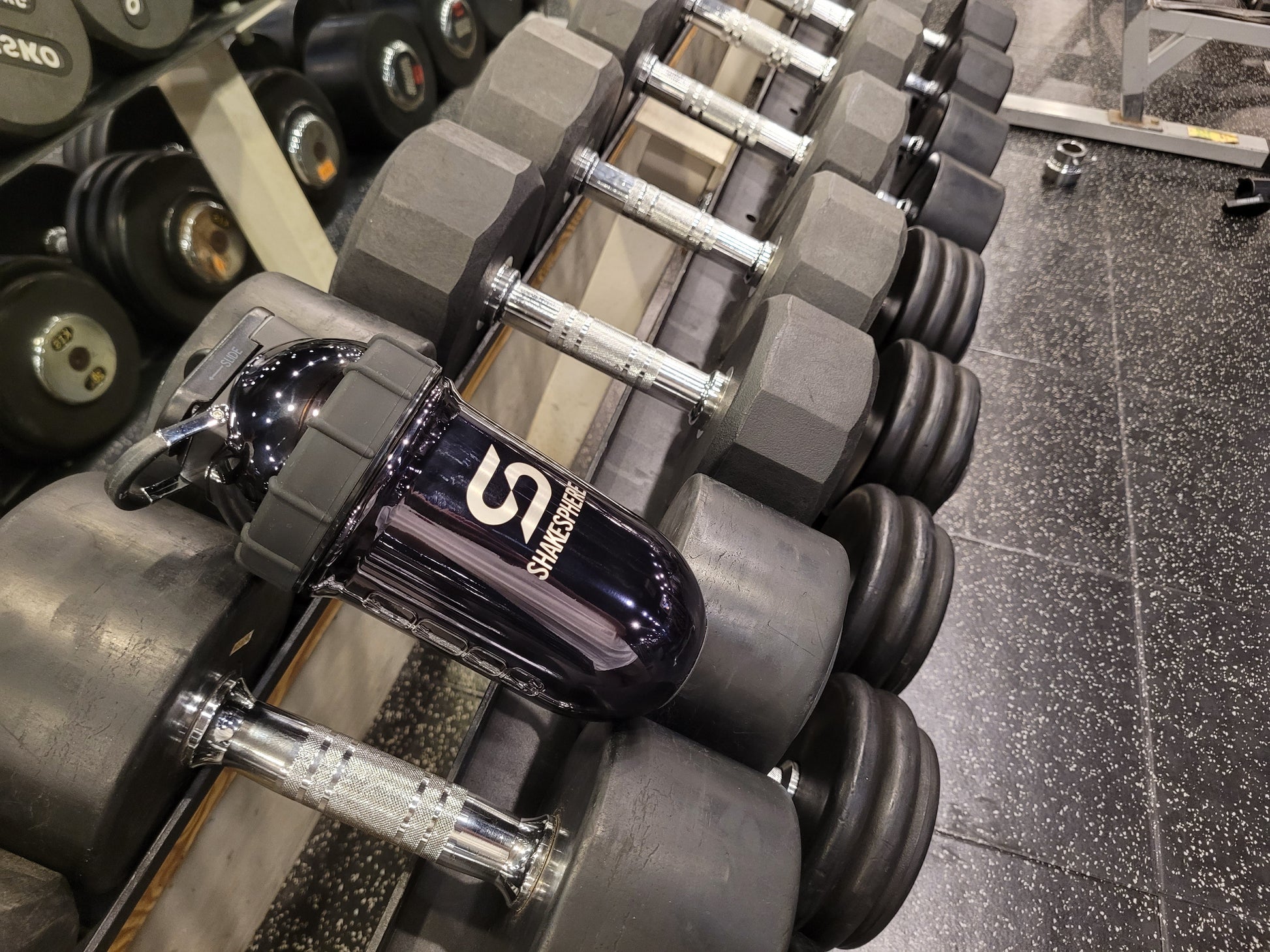 Protein shaker bottle 700mls "Tumbler" Double Wall Steel Mirrored Black - 販売準備中 -