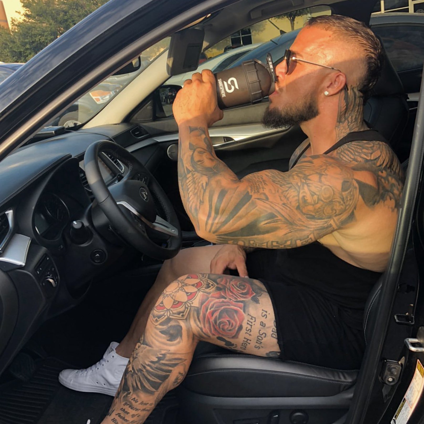 Protein shaker bottle 700mls "Tumbler Original" Frosted Black/White Logo