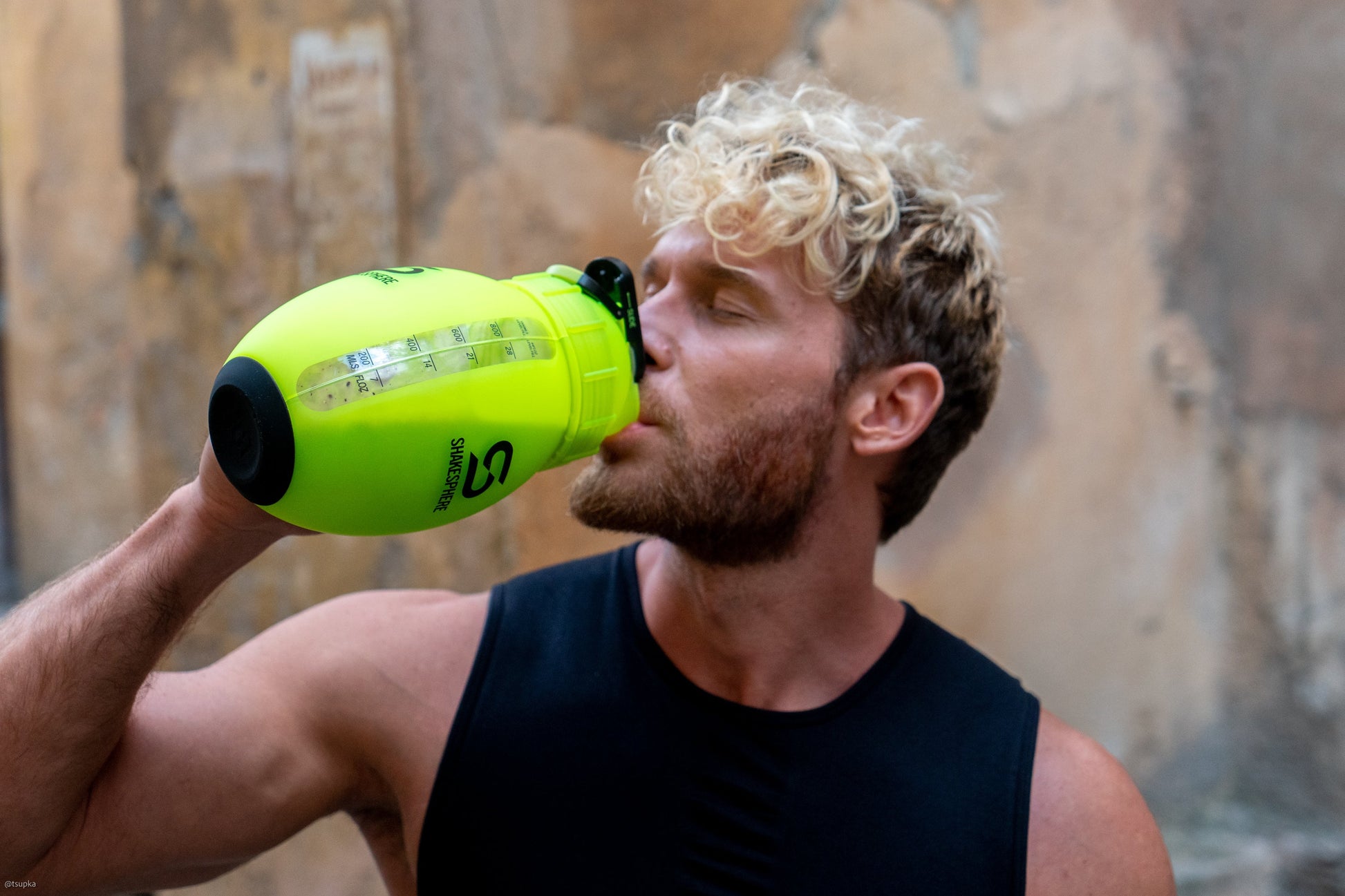 ShakeSphere Mixer Jug 1.3l Fluorescent Yellow　- 販売準備中 -