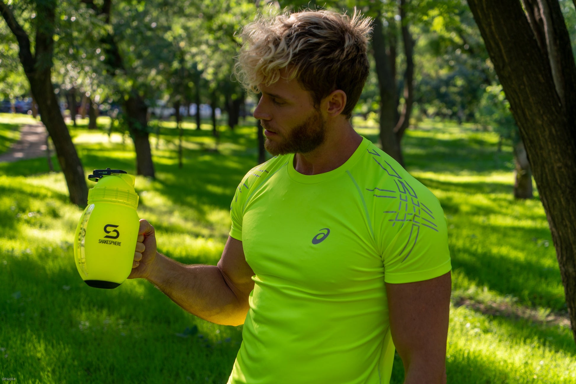 ShakeSphere Mixer Jug 1.3l Fluorescent Yellow　- 販売準備中 -