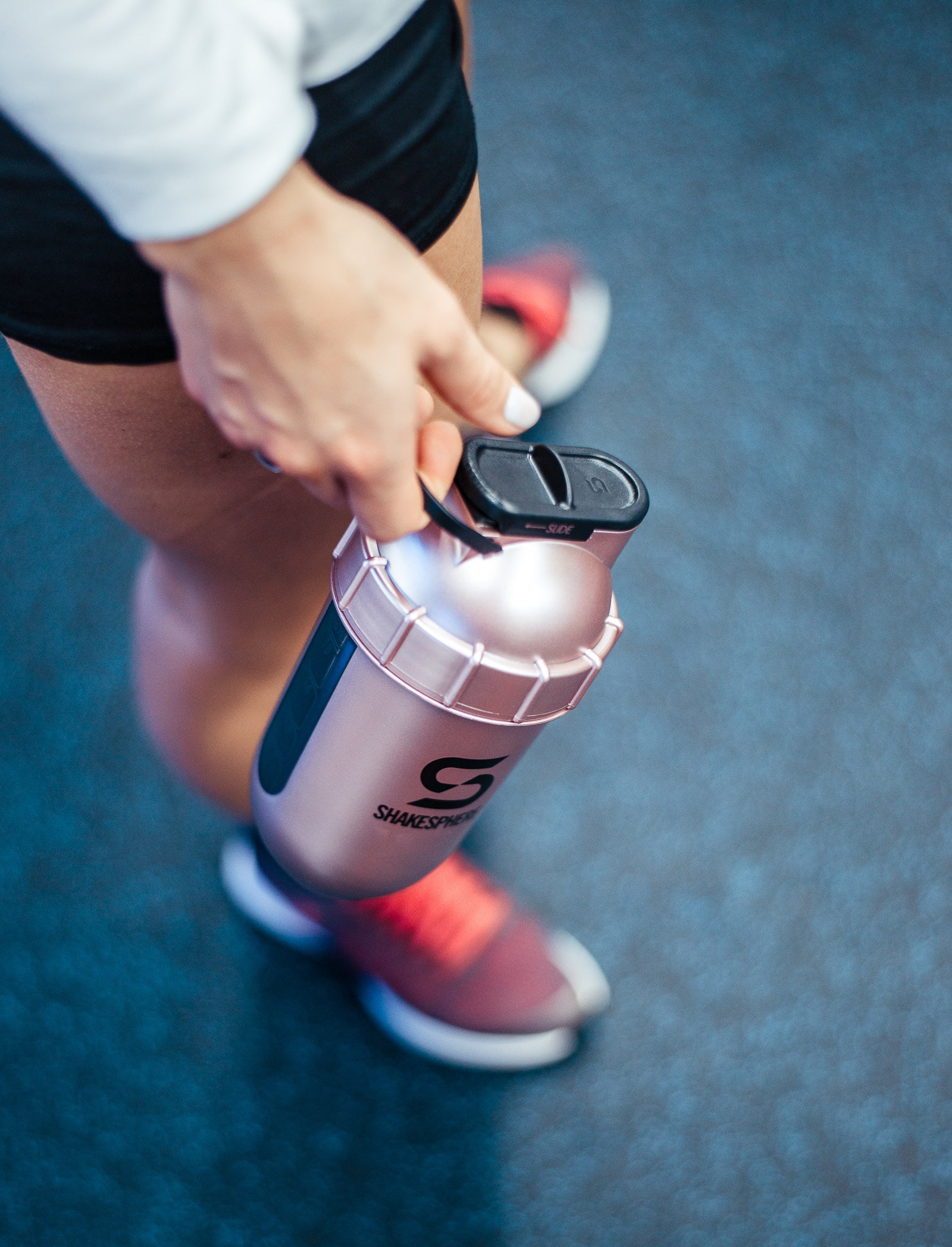 Protein shaker bottle 700mls "Tumbler View" Rose Gold/Black Logo/Black Window　- 販売準備中 -