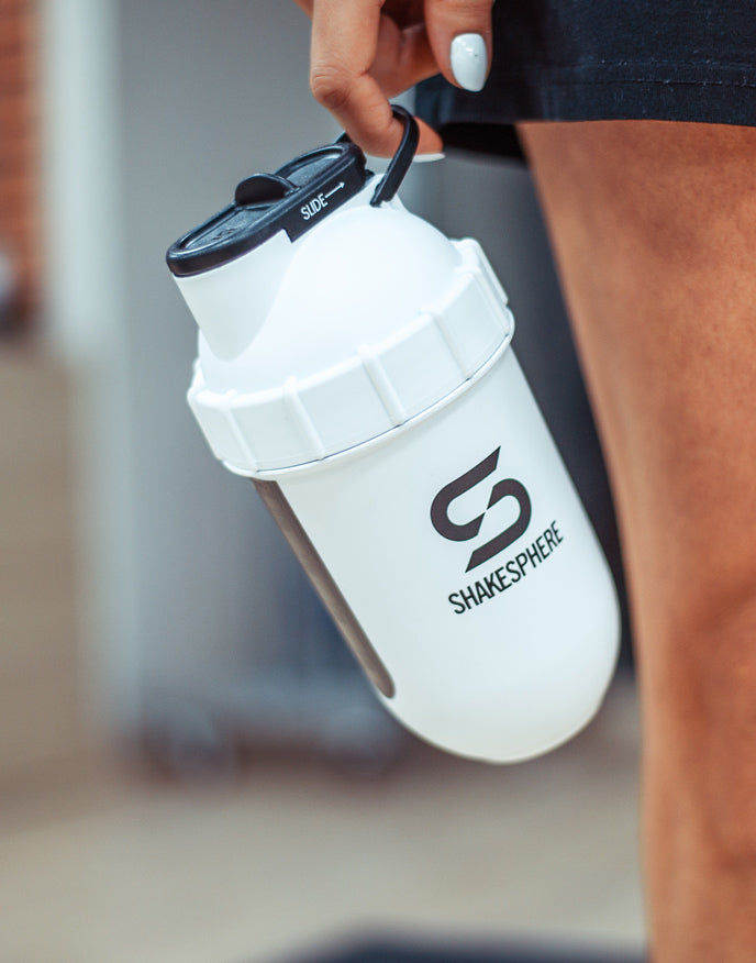 Protein shaker bottle 700mls "Tumbler View" Matte White/Black Window　- 販売準備中 -